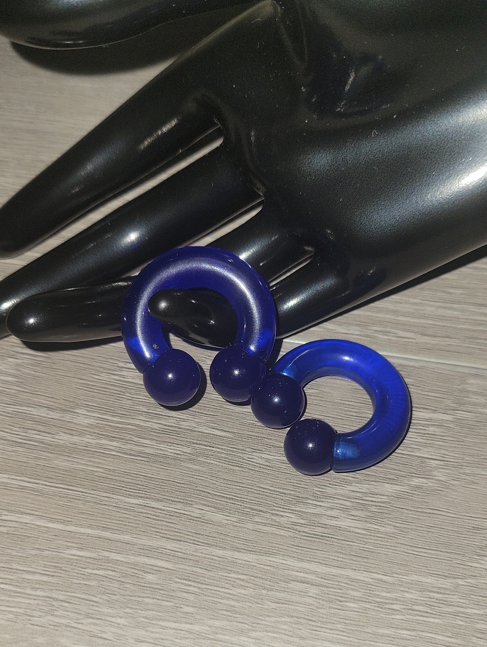 HOT TOPIC Blue Circular Hoop 0g Earrings / 8mm Interal Threaded Ball